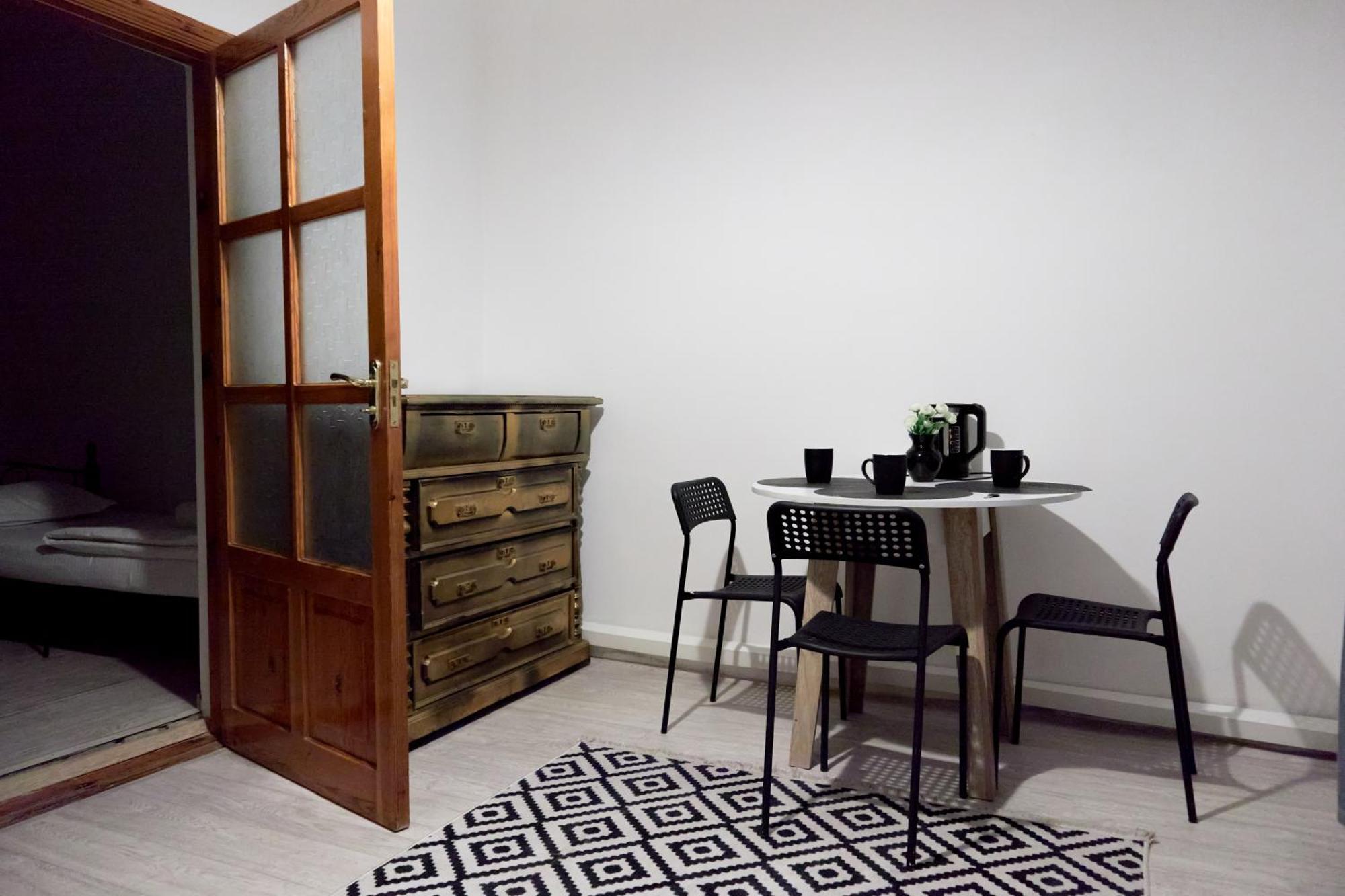Sweet Vibe Hotel อัลมาตี ภายนอก รูปภาพ